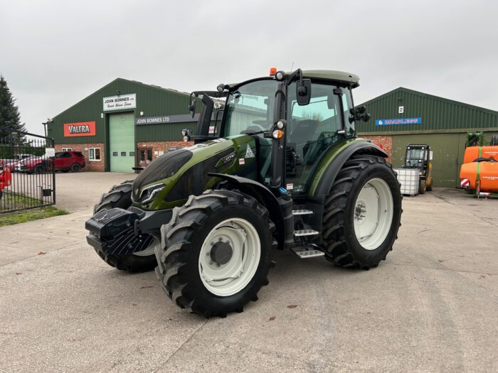 2021 VALTRA G135 ACTIVE (HOURS: 2121)