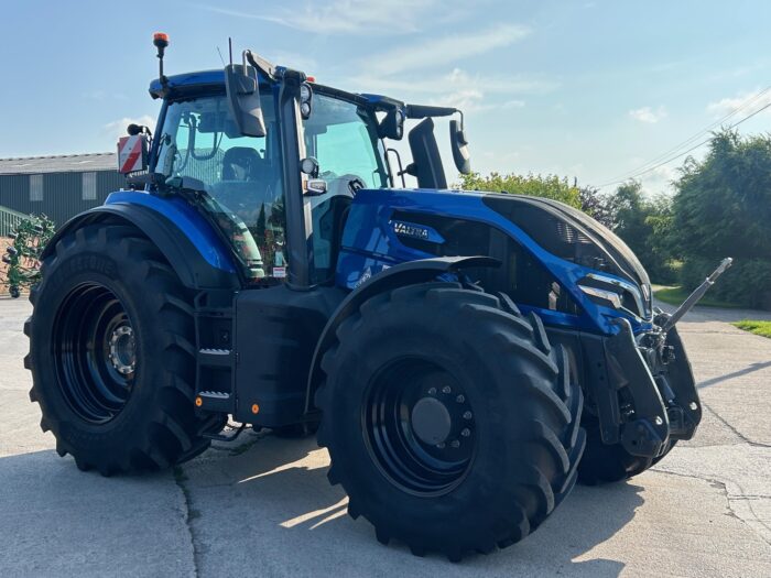 2024 VALTRA Q305 (HOURS: 707) - Image 2