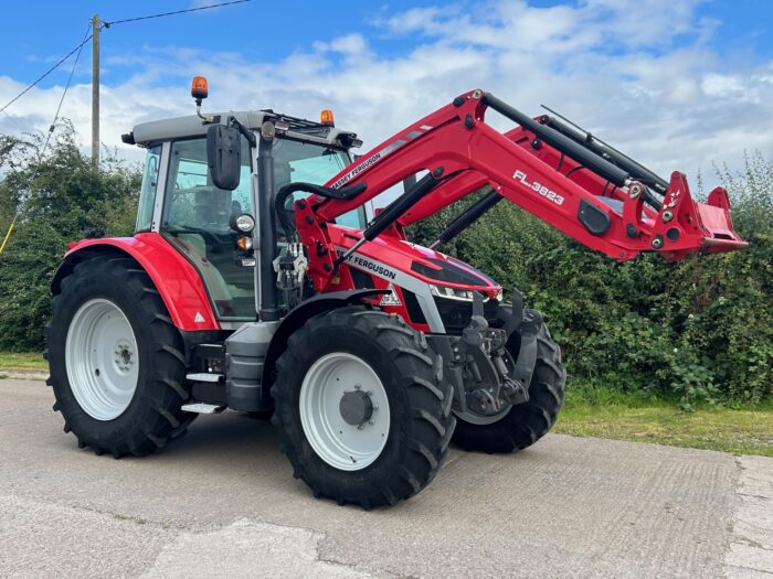 2022 MASSEY FERGUSON 5S 145 (HOURS: 1581) - Image 2