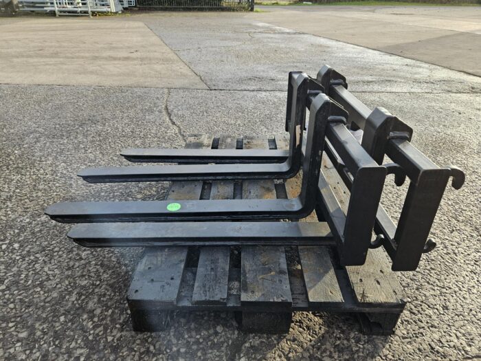 NEW 500KG PALLET FORK FOR SOLIS 26 LOADER (11009894) - Image 4