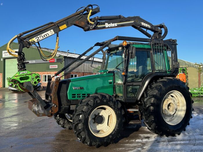 Valtra 6400 Timber Crane Botex