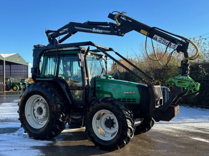 Valtra 6400 Timber Crane Botex