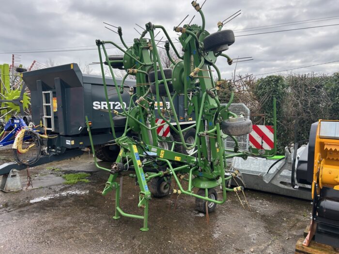 2018 KRONE KW 8.82/8 TEDDER (11009921)