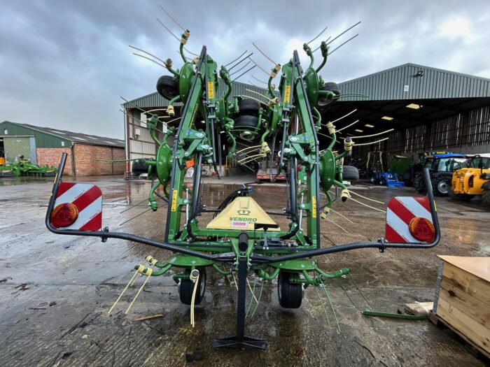 NEW KRONE VENDRO 900 TEDDER - Image 3