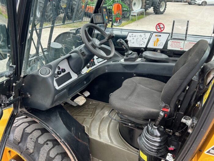 2019 JCB 520-40 LOADALL - Image 5