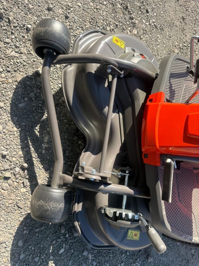 HUSQVARNA R112C RIDER - Image 3