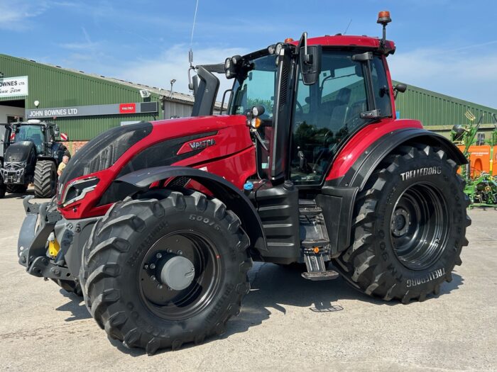 2022 VALTRA T255 VERSU (HOURS: 3777)