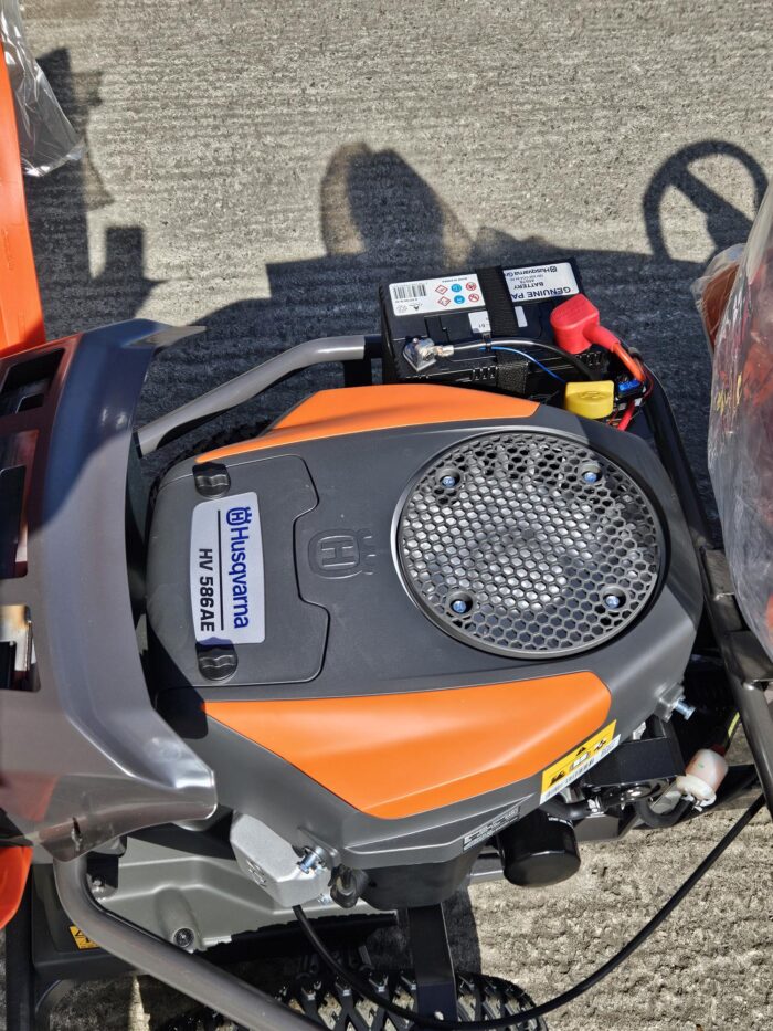 HUSQVARNA R214TC RIDER - Image 3