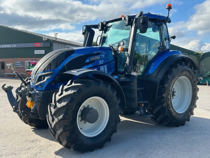 2023 VALTRA T195 DIRECT (HOURS: 3315) - Image 2