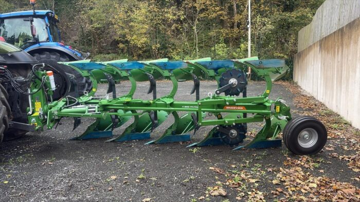 NEW (EX DEMO) AMAZONE CAYROS XMS V PLOUGH (11010277) - Image 2