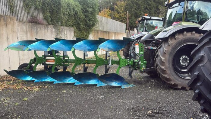 NEW (EX DEMO) AMAZONE CAYROS XMS V PLOUGH (11010277)