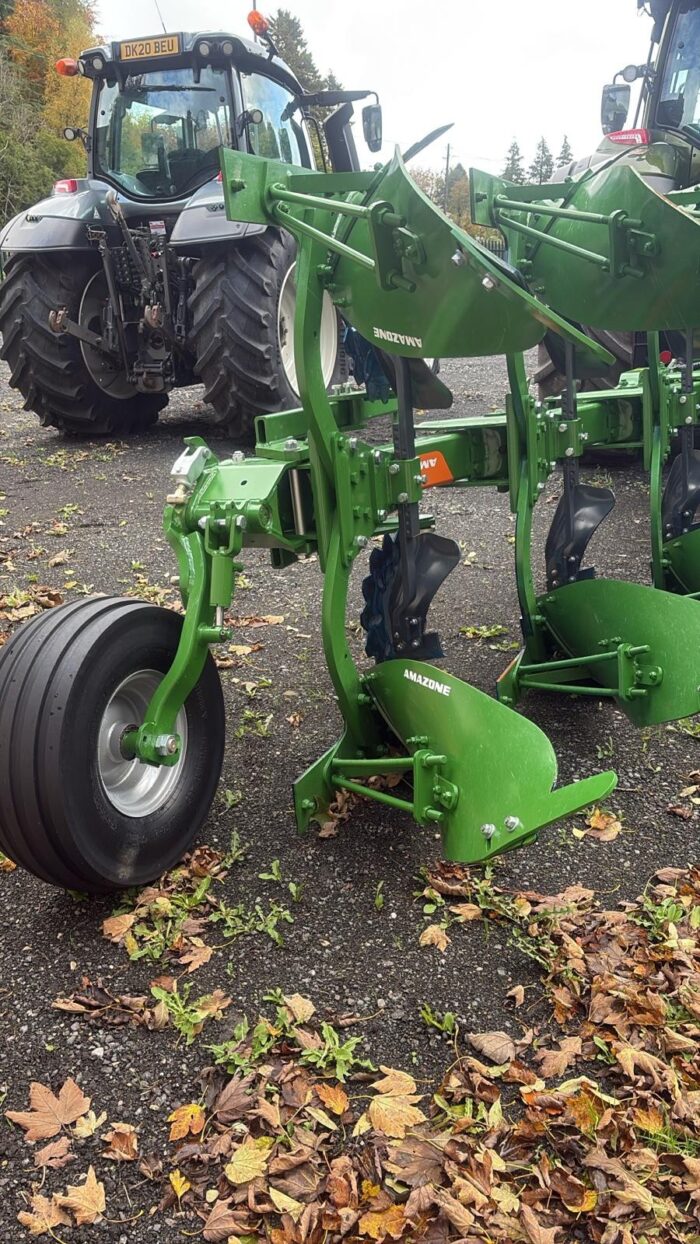NEW (EX DEMO) AMAZONE CAYROS XMS V PLOUGH (11010277) - Image 3