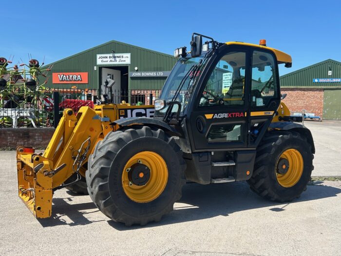 2021 JCB 542-70 AGRI XTRA (HOURS: 2768)