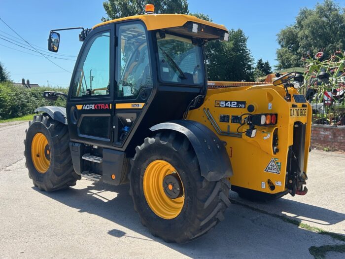2021 JCB 542-70 AGRI XTRA (HOURS: 2768) - Image 4