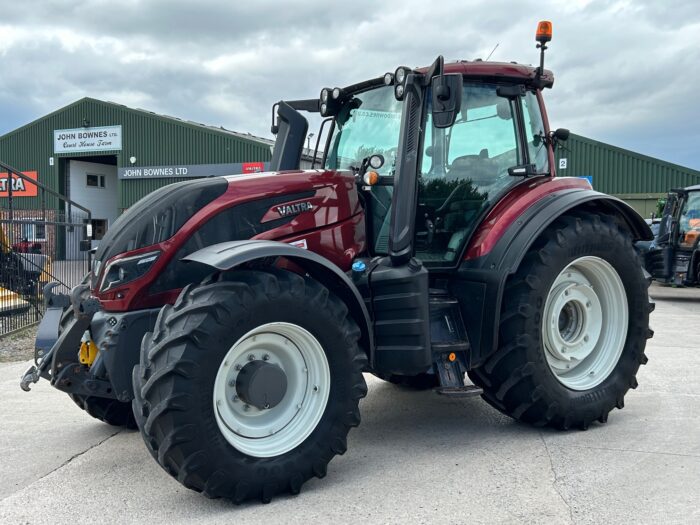 2020 VALTRA T194 VERSU (HOURS: 2937)