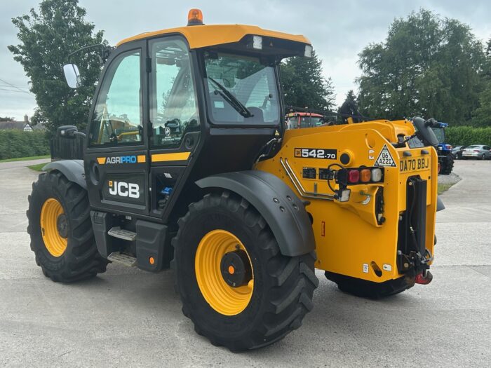 2020 JCB 542-70 AGRI PRO (HOURS: 3844) - Image 4