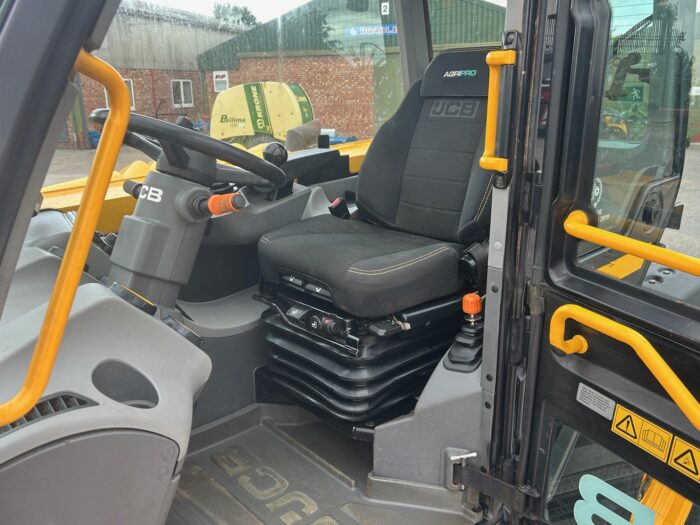 2020 JCB 542-70 AGRI PRO (HOURS: 3844) - Image 5
