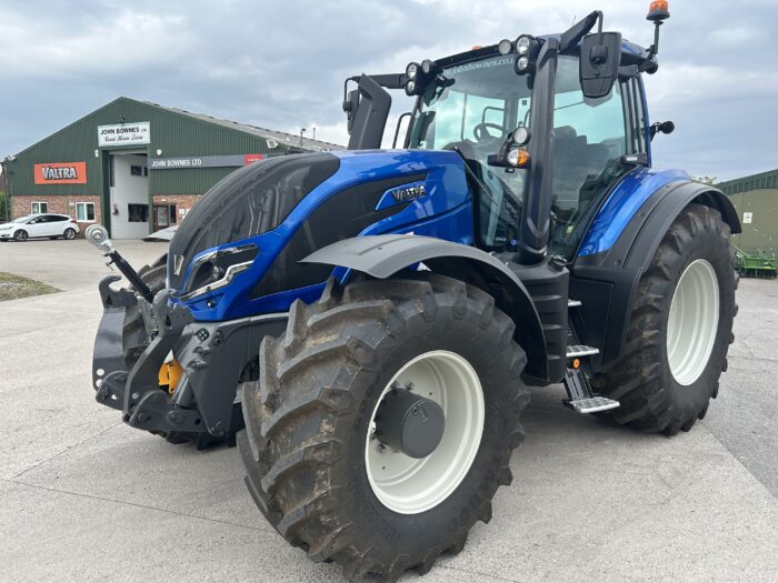 2025 VALTRA T195 DIRECT (HOURS: 49) - Image 2