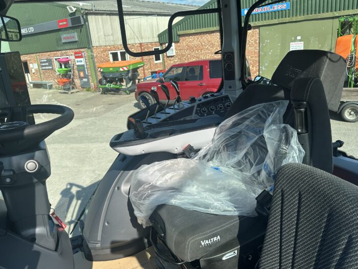 NEW VALTRA T175A - Image 5