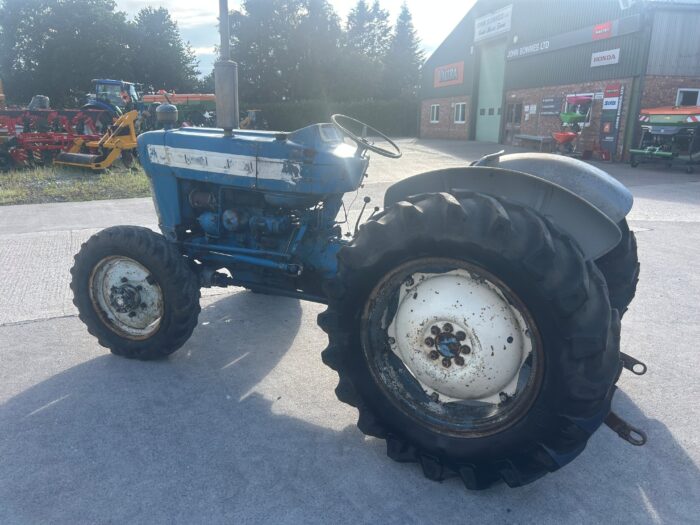 VERY RARE ROADLESS 46 BASED ON FORD 3000 - Image 3