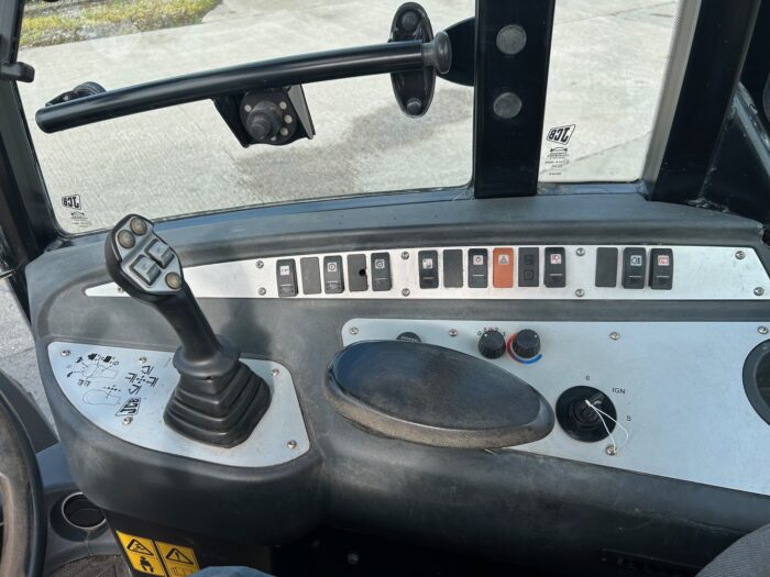 2011 JCB TM220 AGRI - Image 9