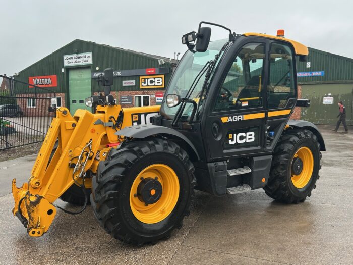 2022 JCB 532-60 AGRI (HOURS: 2857)