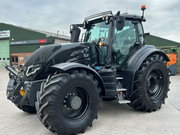 2024 VALTRA T255 VERSU    (HOURS: 77)