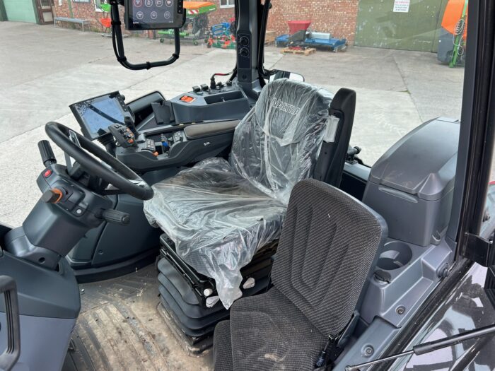 2024 VALTRA T195 DIRECT (HOURS: 115) - Image 8