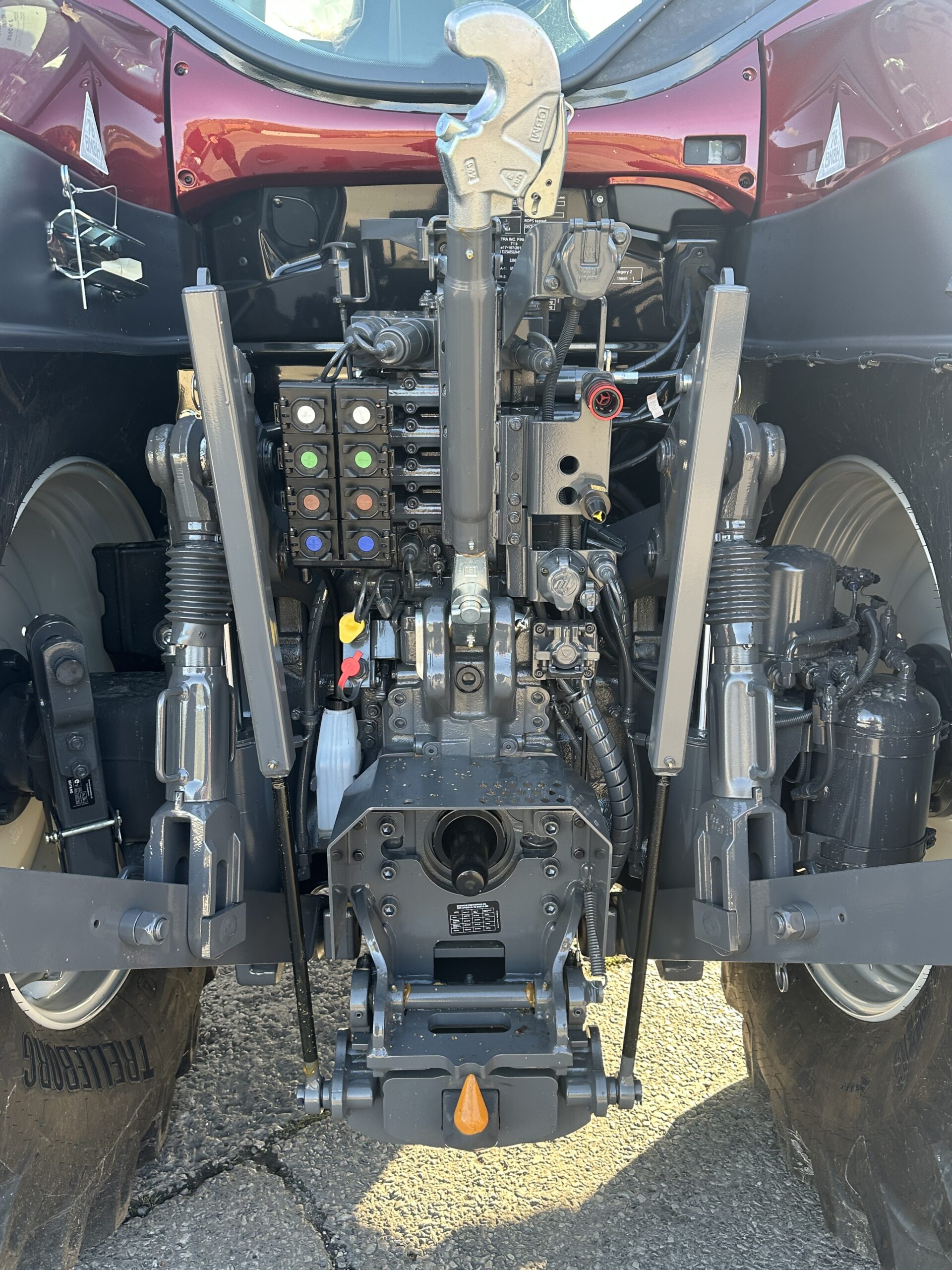 NEW VALTRA T175 ACTIVE METALLIC RED - Image 6