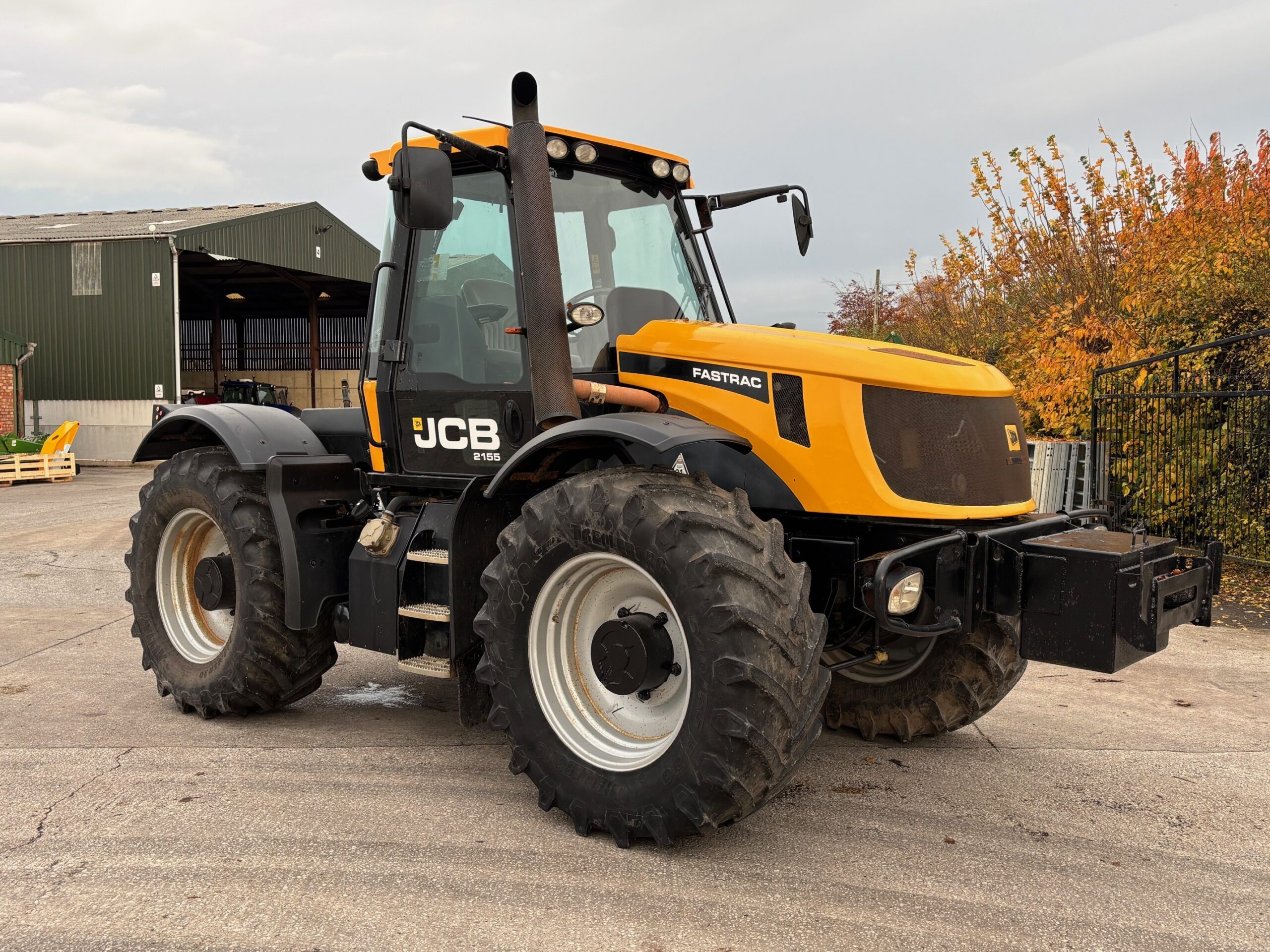 2011 JCB FASTRAC 2155 (HOURS: 10,015) - Image 2
