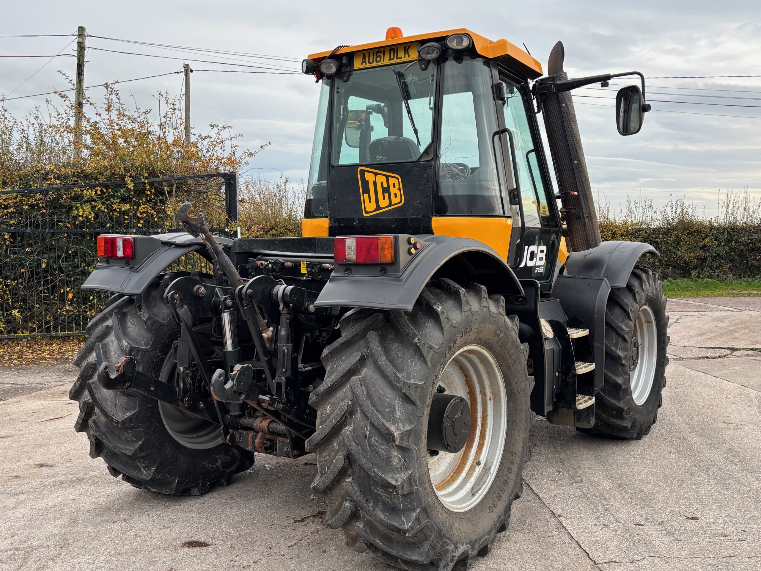 2011 JCB FASTRAC 2155 (HOURS: 10,015) - Image 3