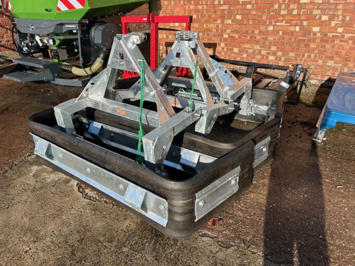 NEW RITCHIE HEAVY- DUTY YARD SCRAPER (11010573)