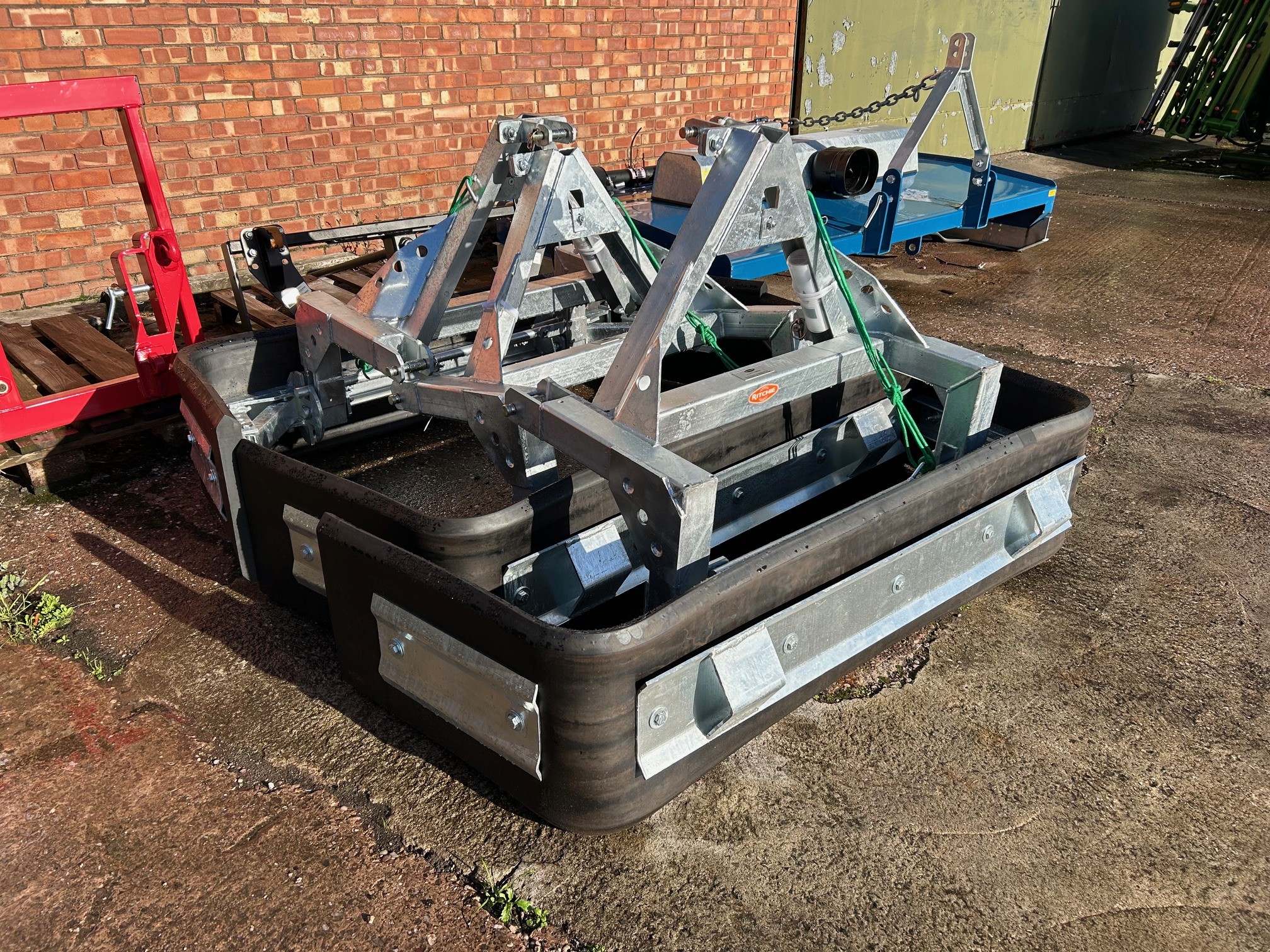 NEW RITCHIE HEAVY- DUTY YARD SCRAPER (11010573) - Image 2